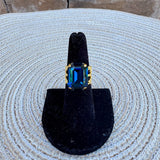 [Sorrelli] Brynn Cocktail Ring - Montana Blue | Bright Gold-Tone - The Pink Pineapple 850