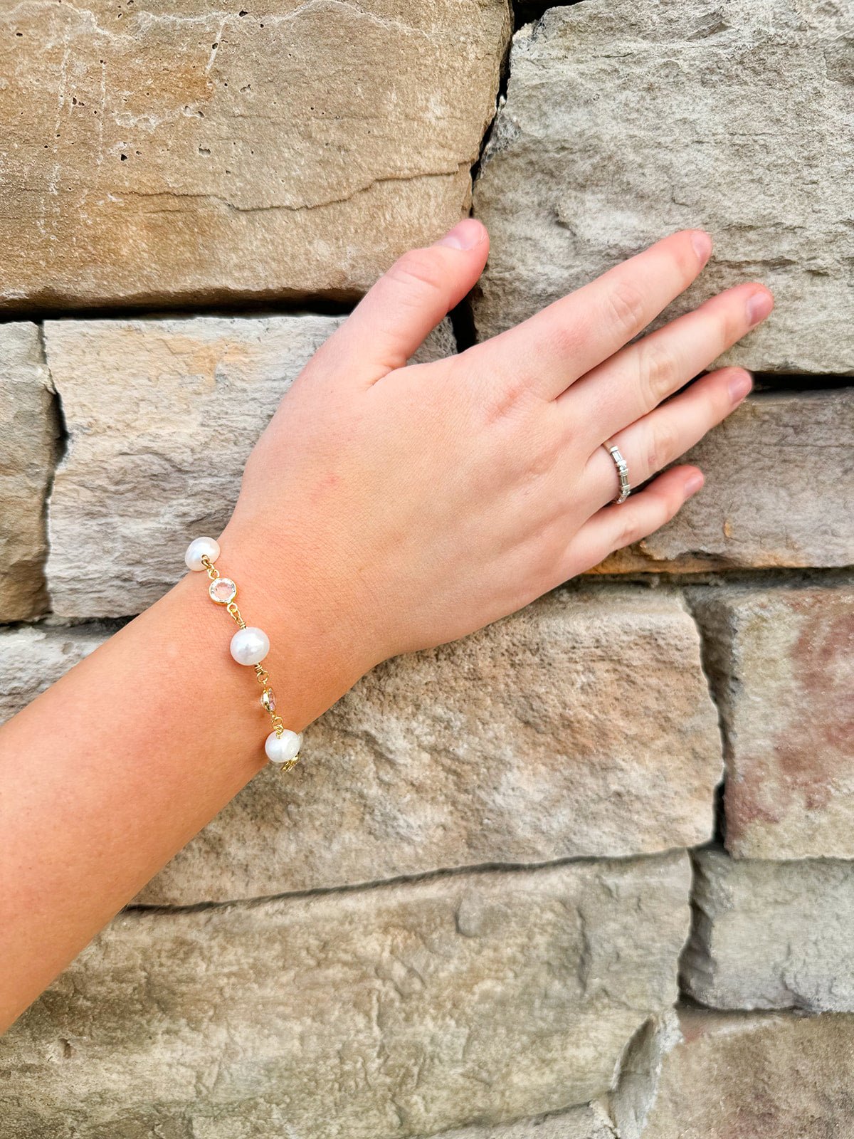 [Sorrelli] Geneva Tennis Bracelet in Modern Pearl - The Pink Pineapple 850