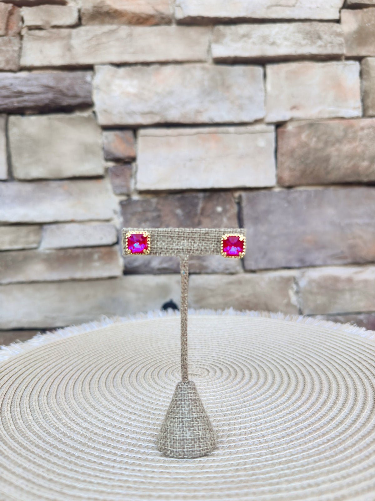 [Sorrelli] Izzy Decorated Stud Earrings – Royal Red Delite - The Pink Pineapple 850