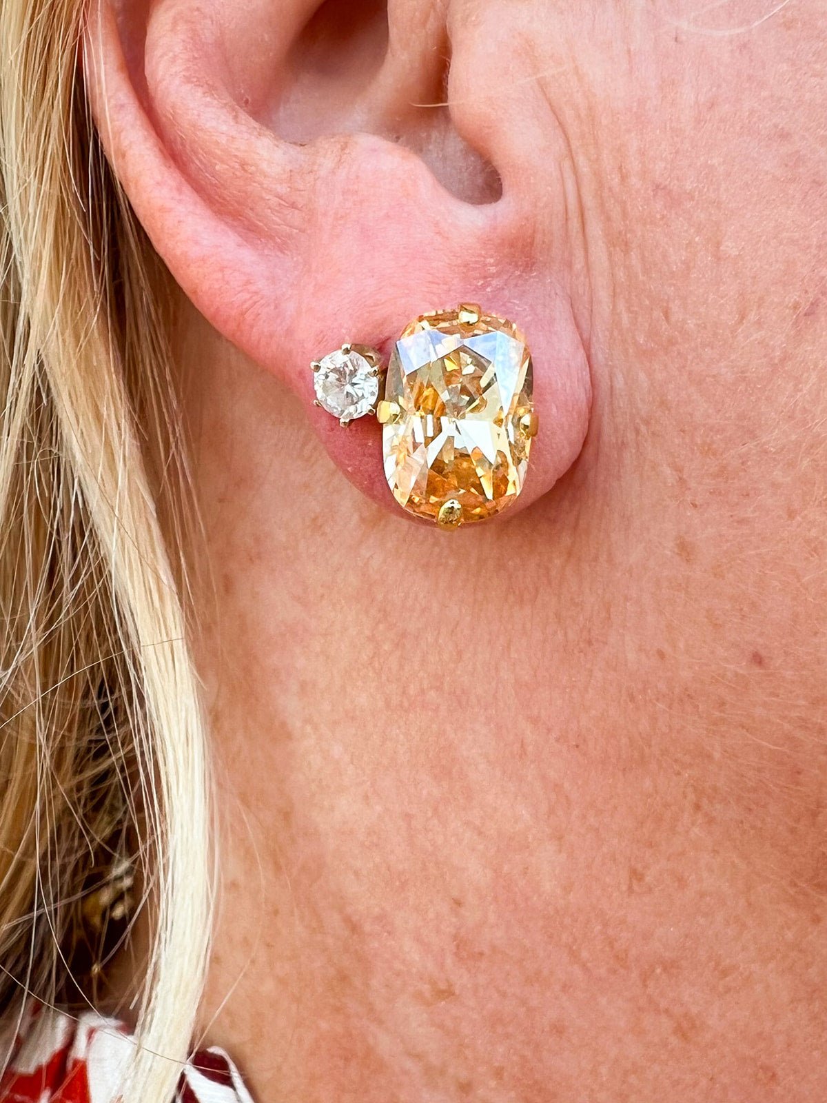 [Sorrelli] Nia Oval Stud Earrings Dark Champagne - The Pink Pineapple 850