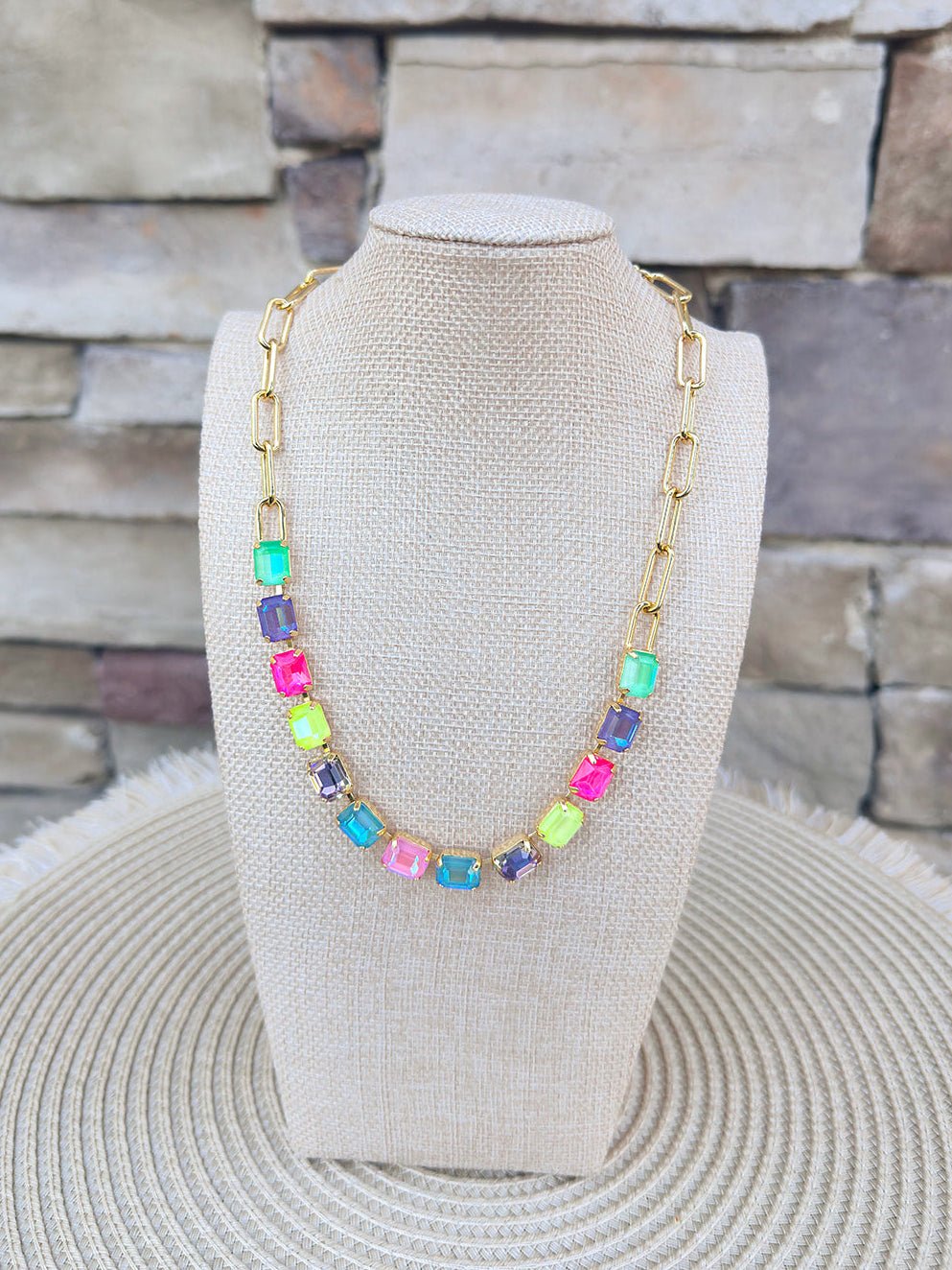 [Sorrelli] Octavia Paperclip Tennis Necklace – Vibrant - The Pink Pineapple 850