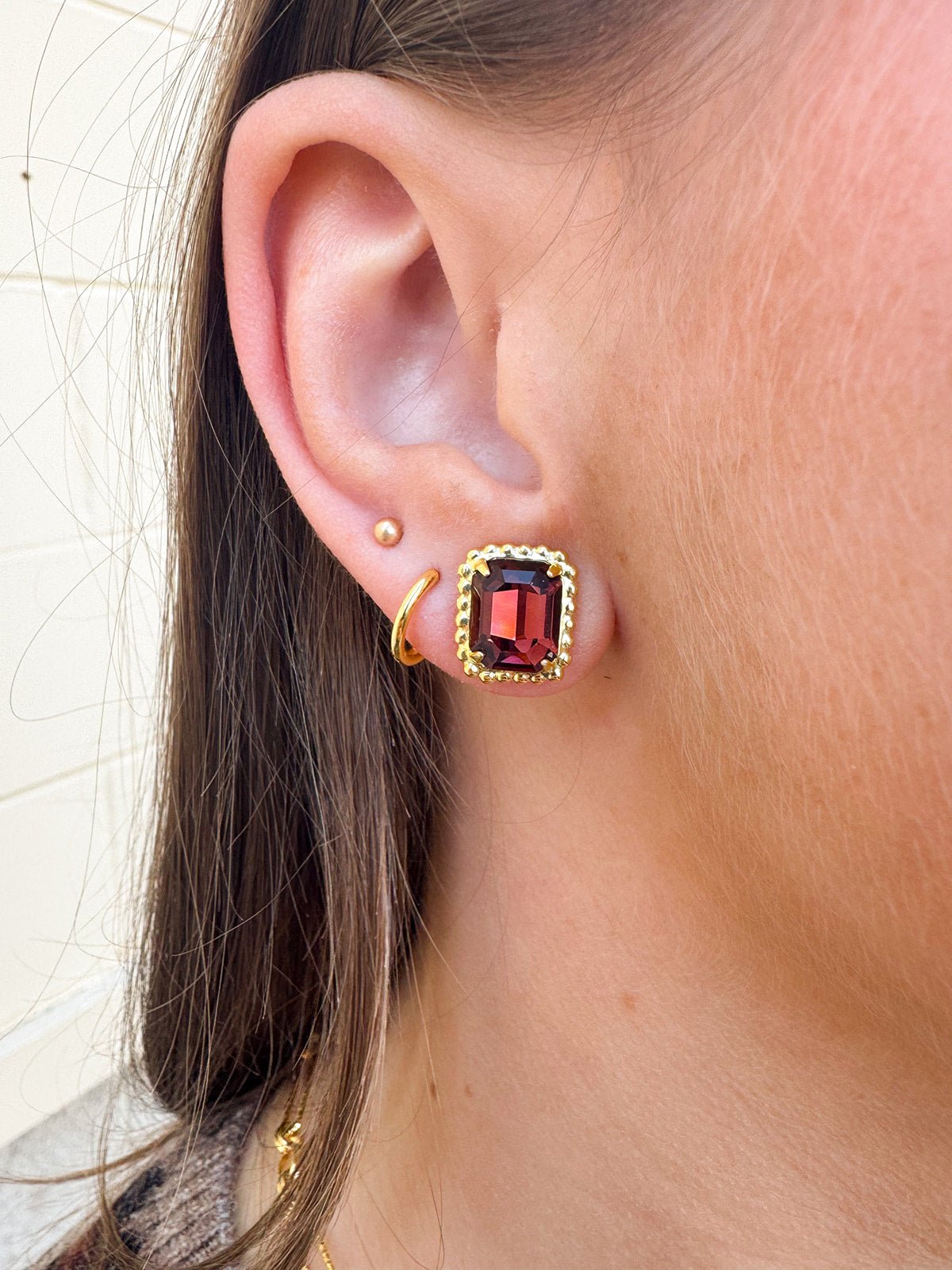 [Sorrelli] Octavia Scalloped Stud Earrings Burgundy - The Pink Pineapple 850