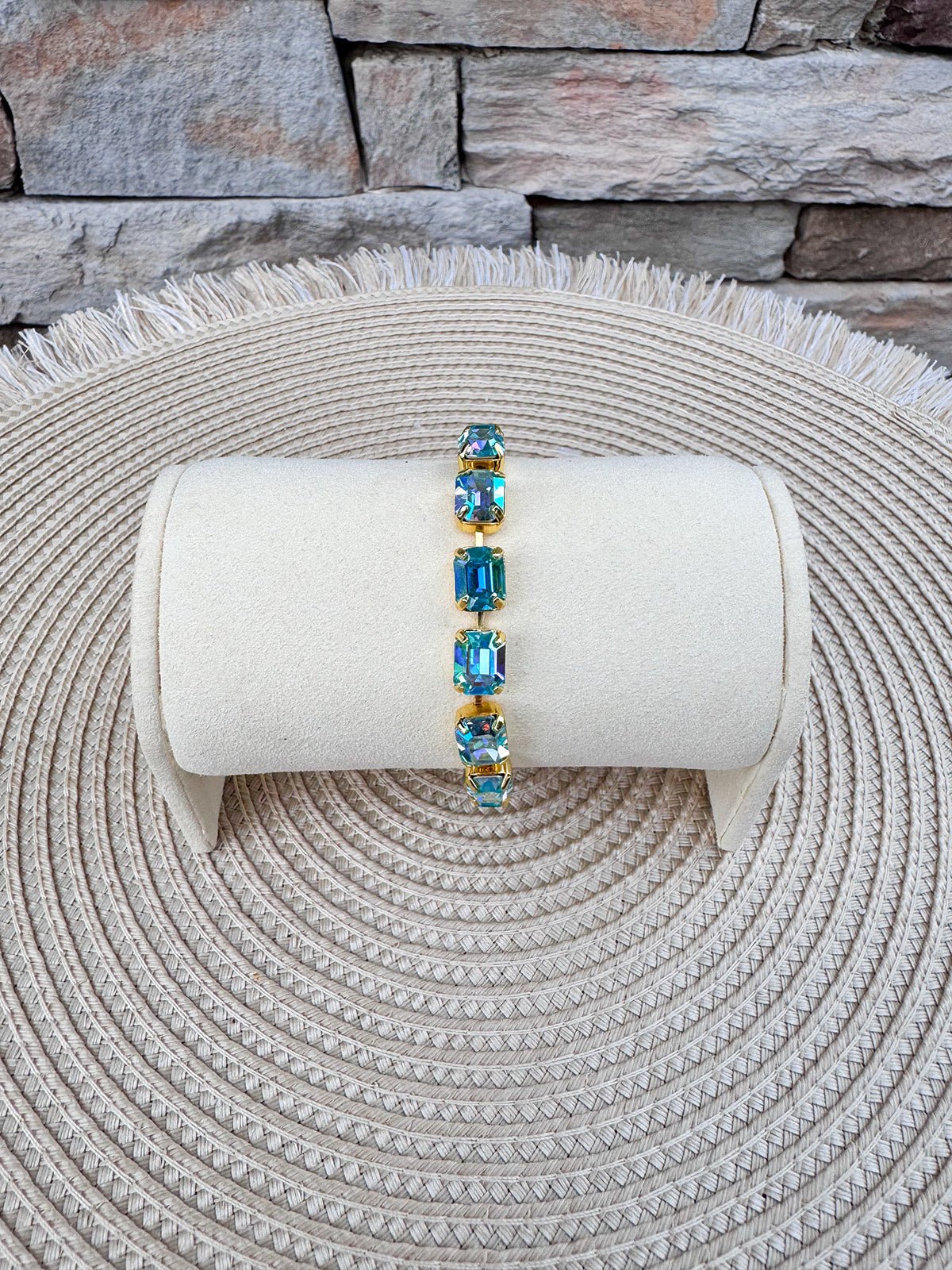 [Sorrelli] Octavia Tennis Bracelet Aqua Aurora Borealis - The Pink Pineapple 850
