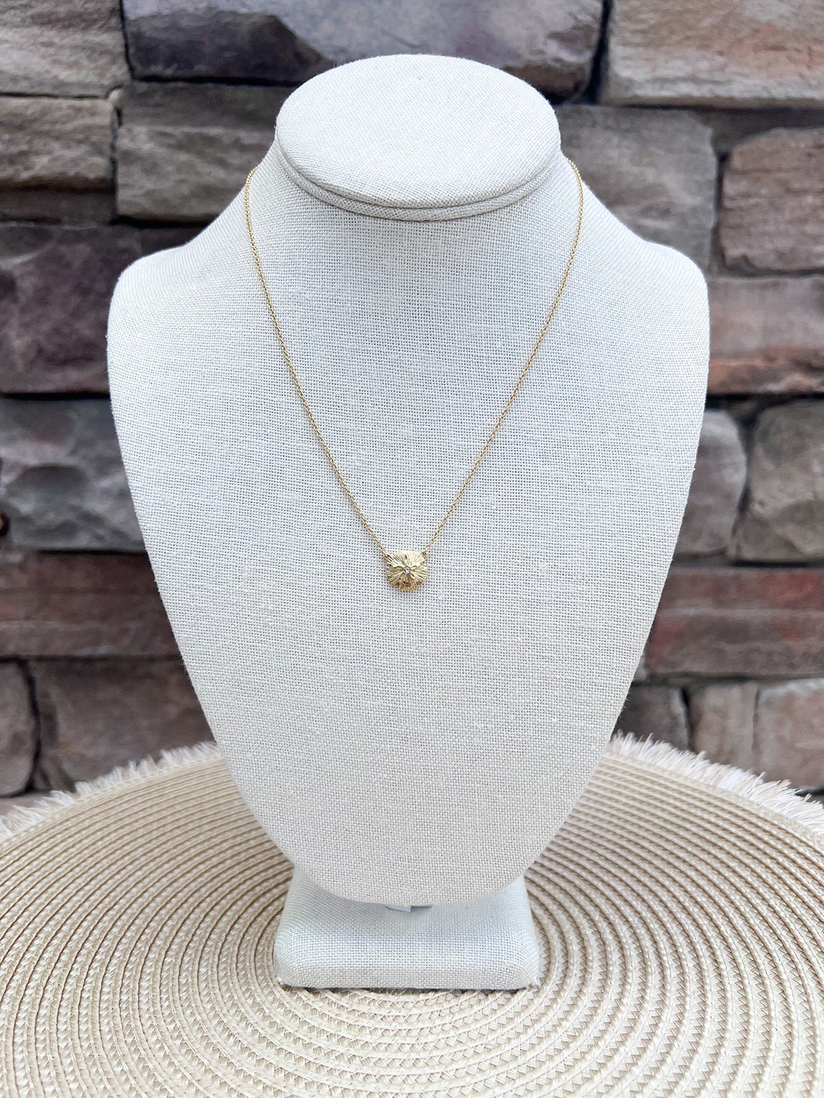 [Spartina] Sea La Vie Necklace – Sea Wonders (Sand Dollar) - The Pink Pineapple 850