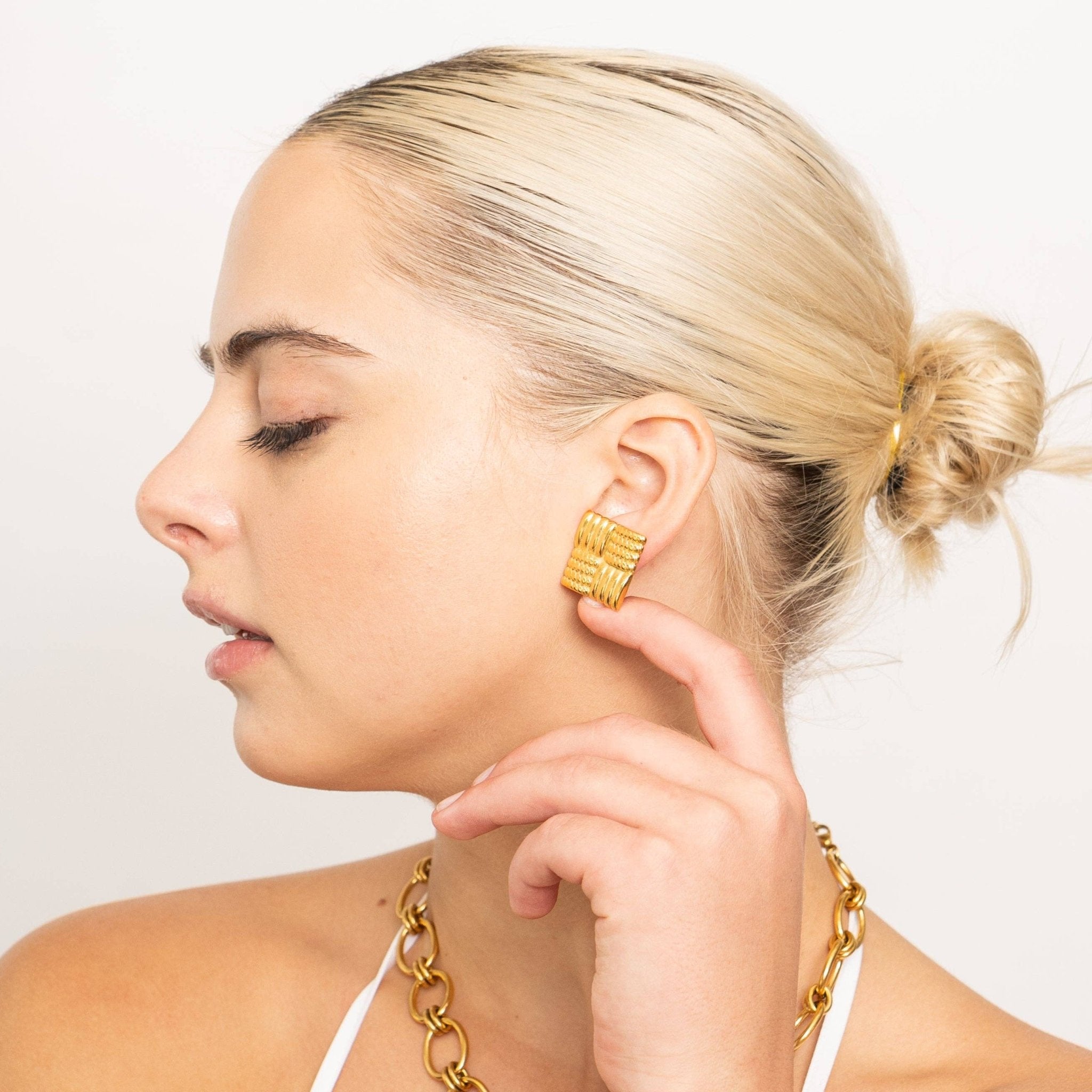 Statement Aspen Squared Studs - The Pink Pineapple 850