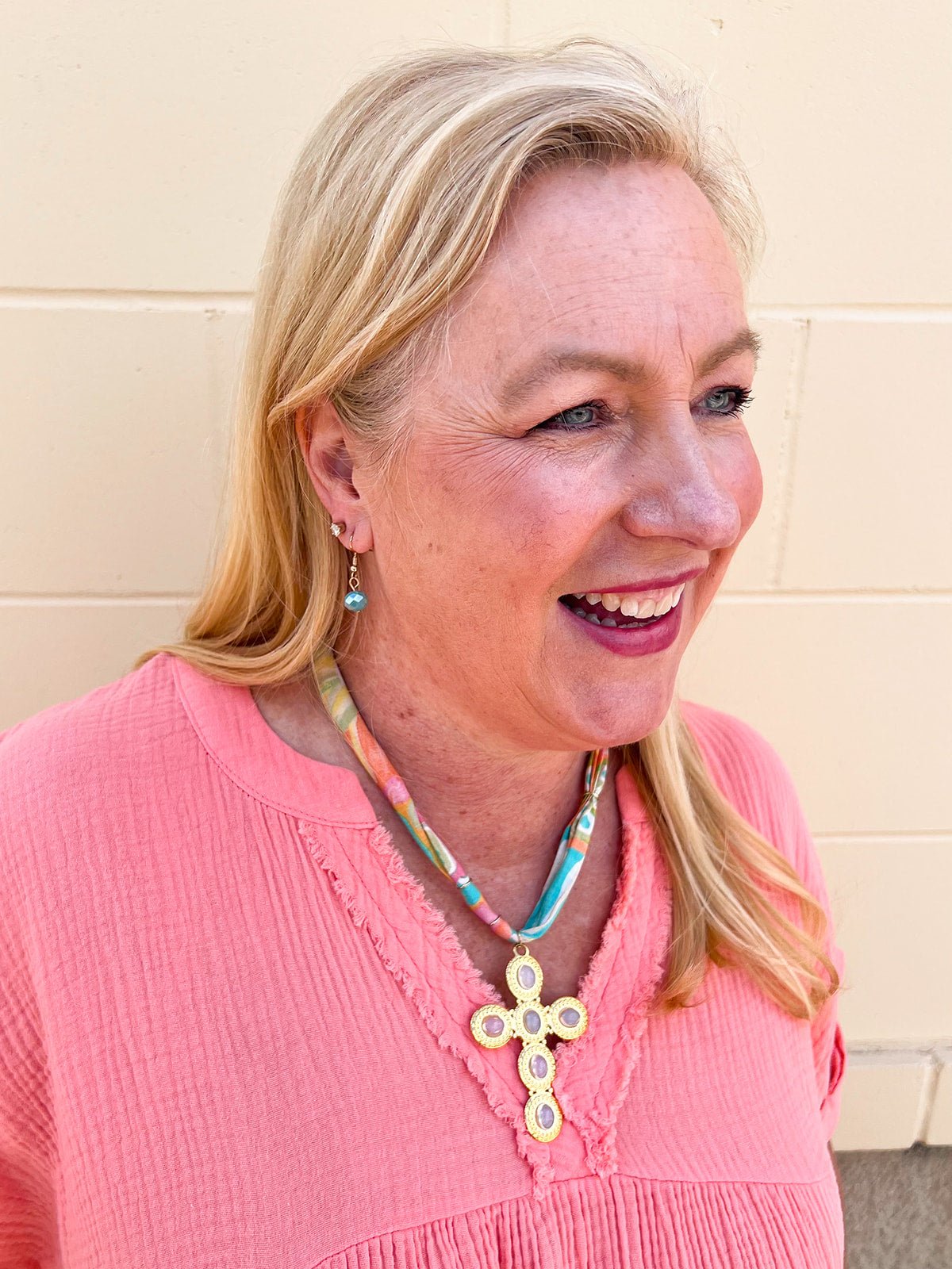 Sunlit Cross Scarf Necklace - The Pink Pineapple 850