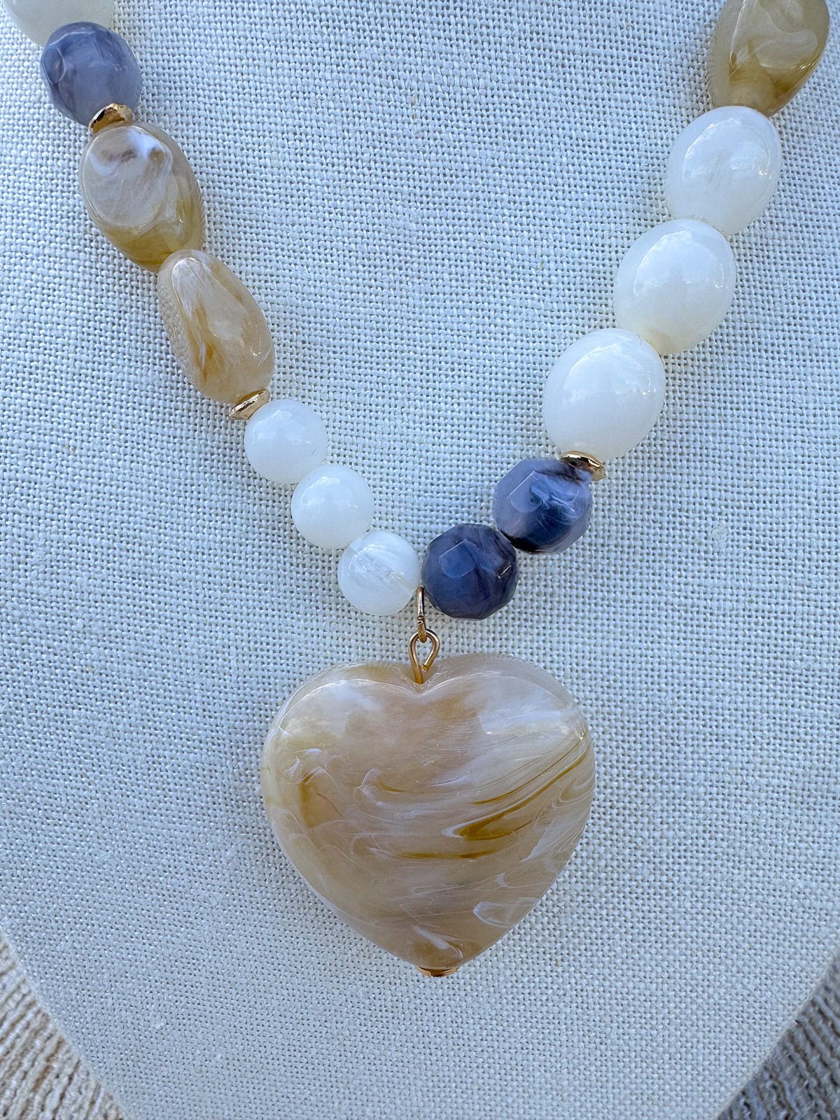 Sweet Dreams Heart Necklace - The Pink Pineapple 850