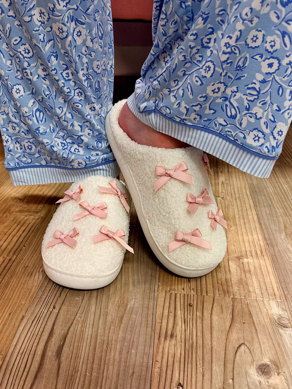 Sweet Ribbon Sherpa House Slippers in White - The Pink Pineapple 850