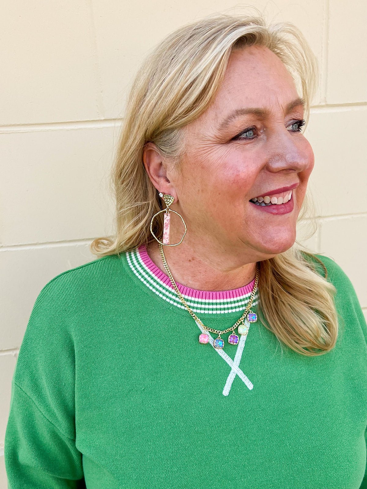 [Taylor Shaye] Camille Stick Hoops - The Pink Pineapple 850