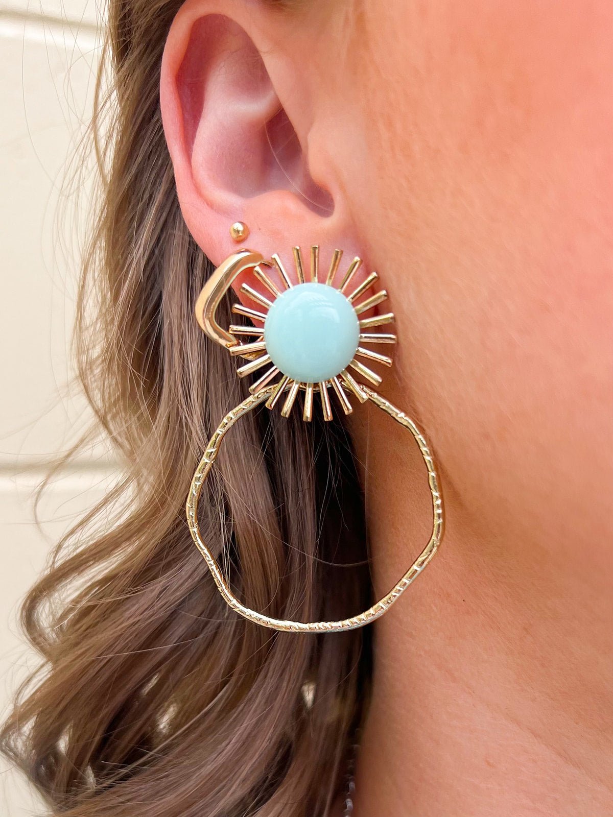 [Taylor Shaye] Colorful Sunburst Hoops in Mint - The Pink Pineapple 850