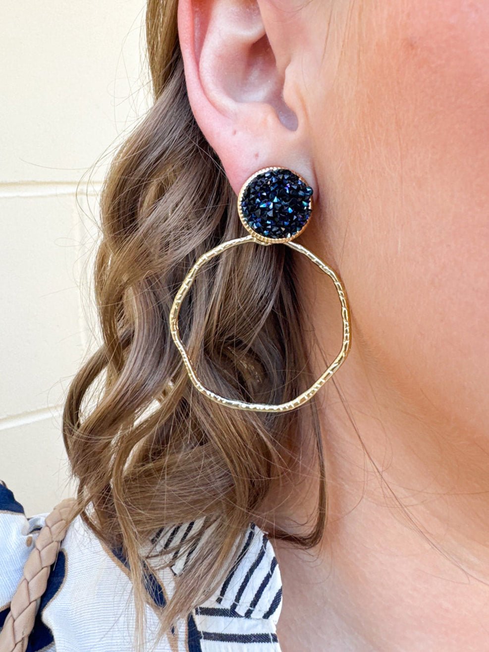 [Taylor Shaye] Glitter Top Round Hoops in Navy - The Pink Pineapple 850