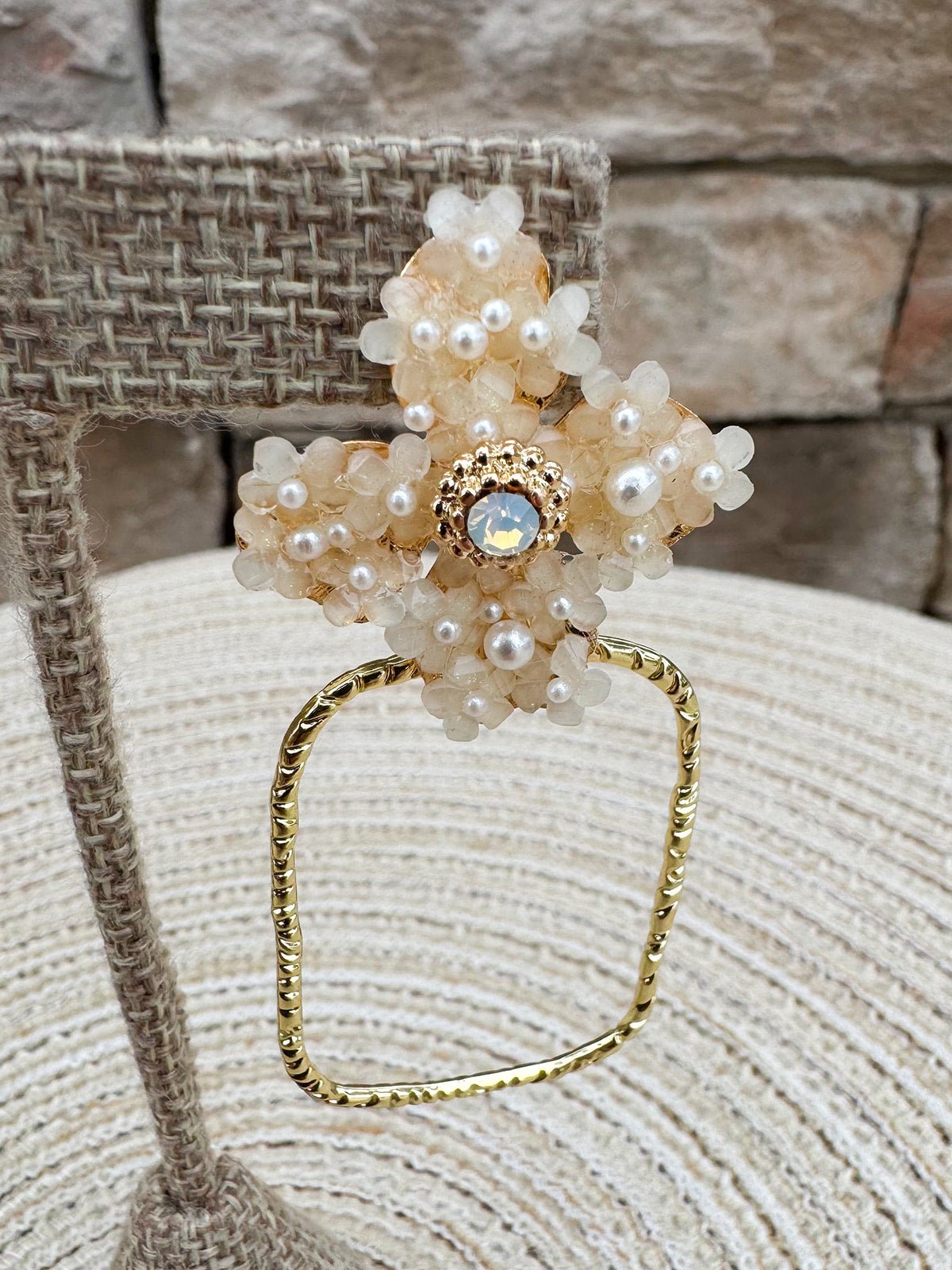 [Taylor Shaye] Jenna Pearl Flower Spring Hoops in Peach - The Pink Pineapple 850
