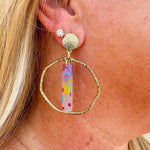 [Taylor Shaye] TieDye Stick Hammered Gold Hoops - The Pink Pineapple 850