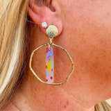 [Taylor Shaye] TieDye Stick Hammered Gold Hoops - The Pink Pineapple 850