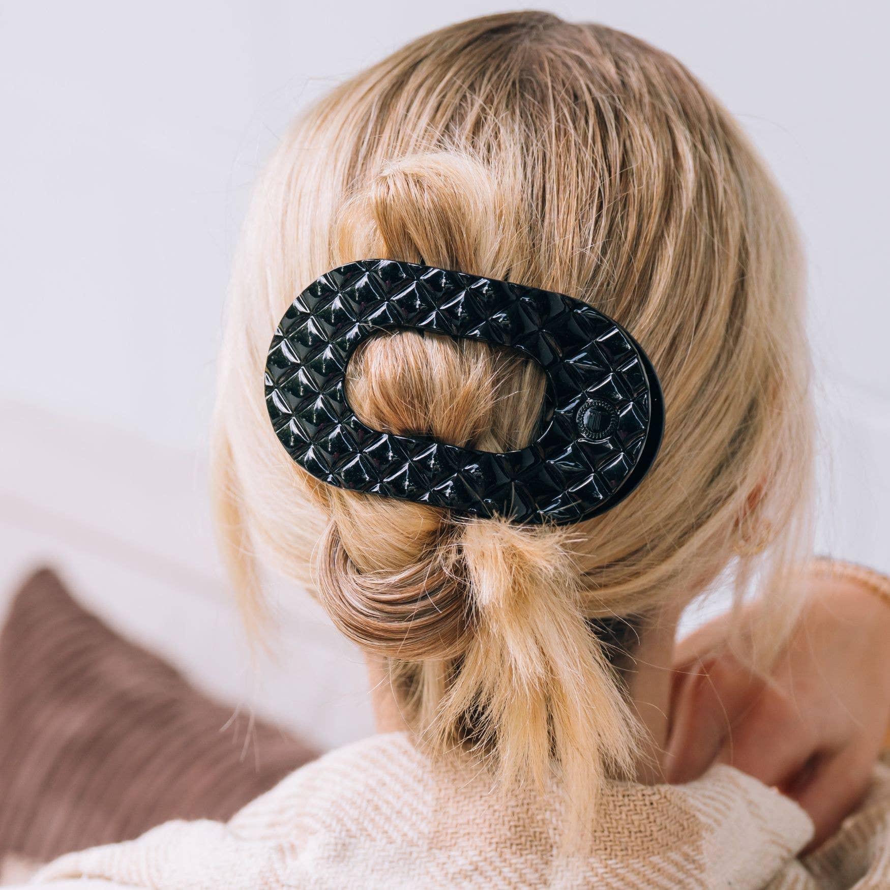 [TELETIES] Flat Round Hair Clip – Large Jet Black Quilted - The Pink Pineapple 850