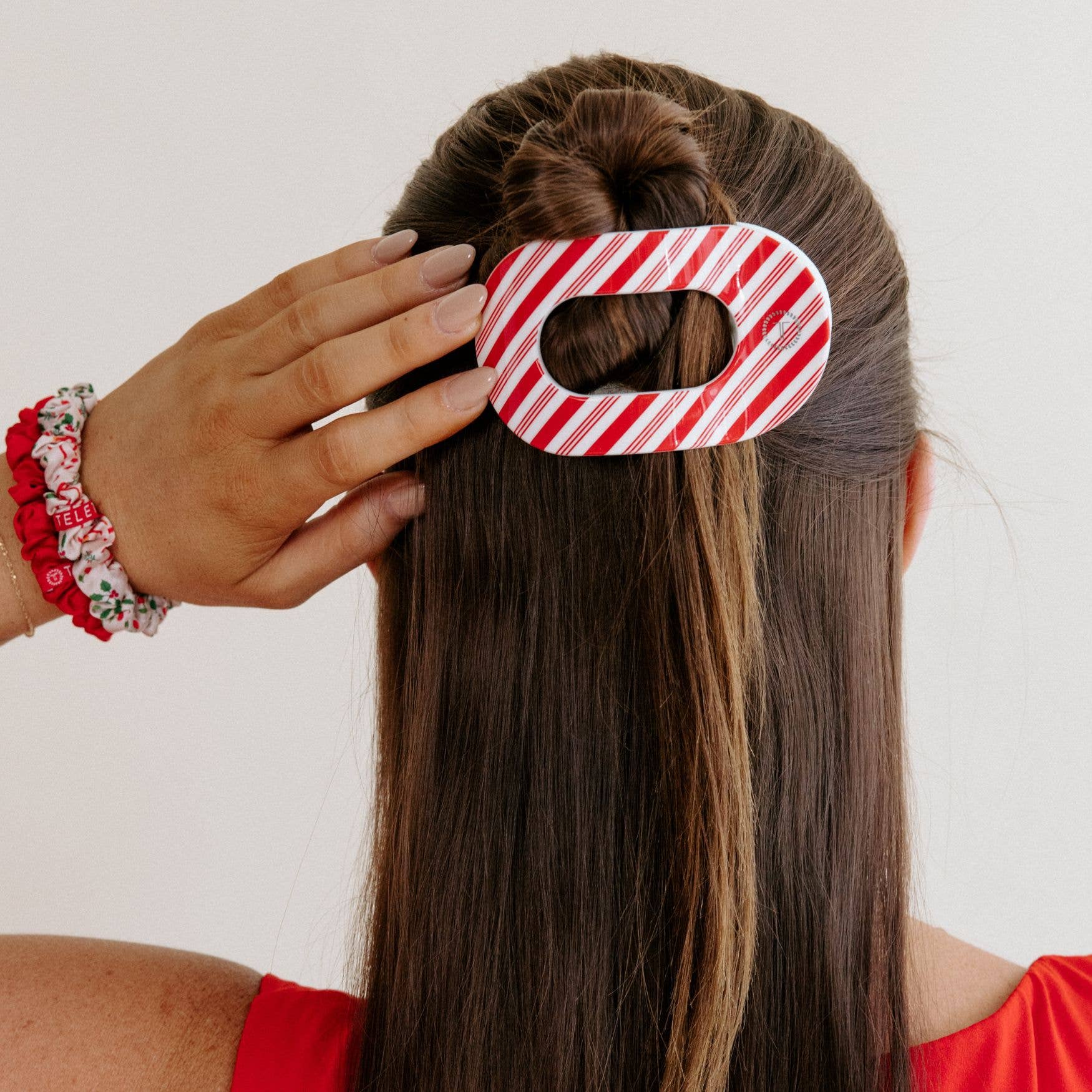 [Teleties] Flat Round Hair Clip | Medium | Candy Cane Crush - The Pink Pineapple 850