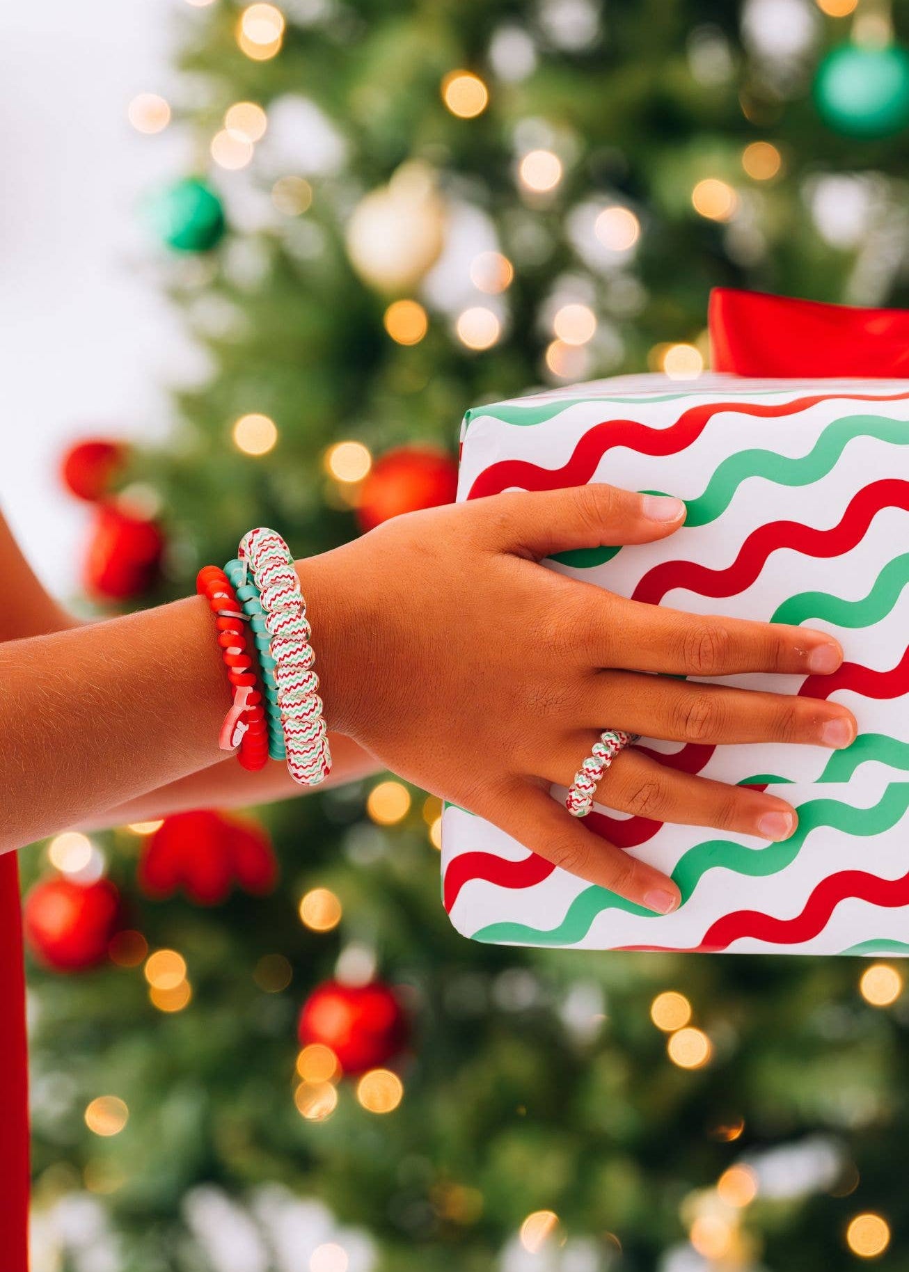 [Teleties] Spiral Hair Coils | Large | Santa Baby Hair Ties - The Pink Pineapple 850