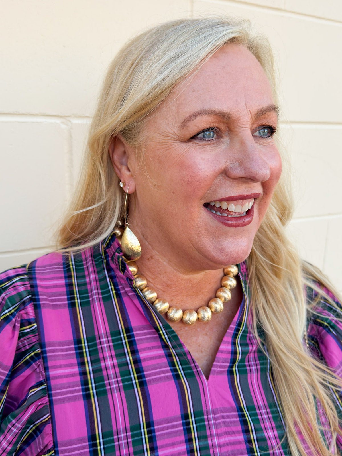 Textured Gold Drop Hoop Earrings - The Pink Pineapple 850