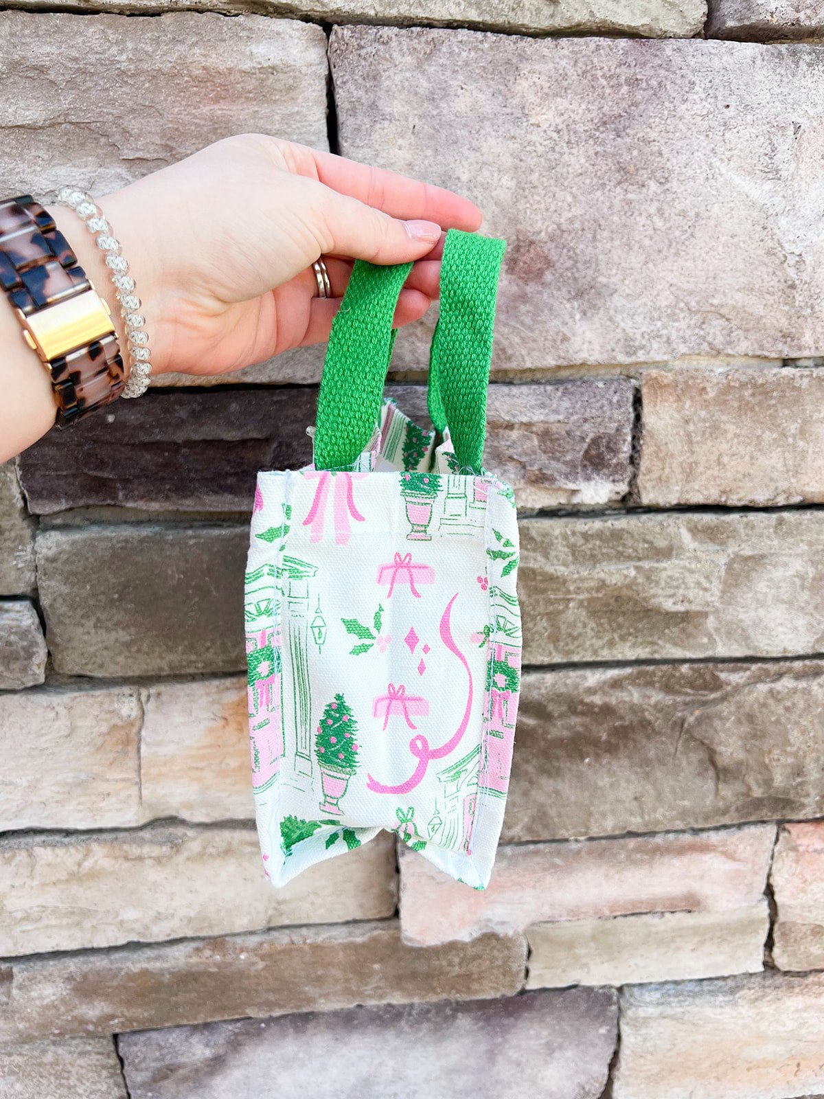 The Holiday House Petite Carry Tote - The Pink Pineapple 850