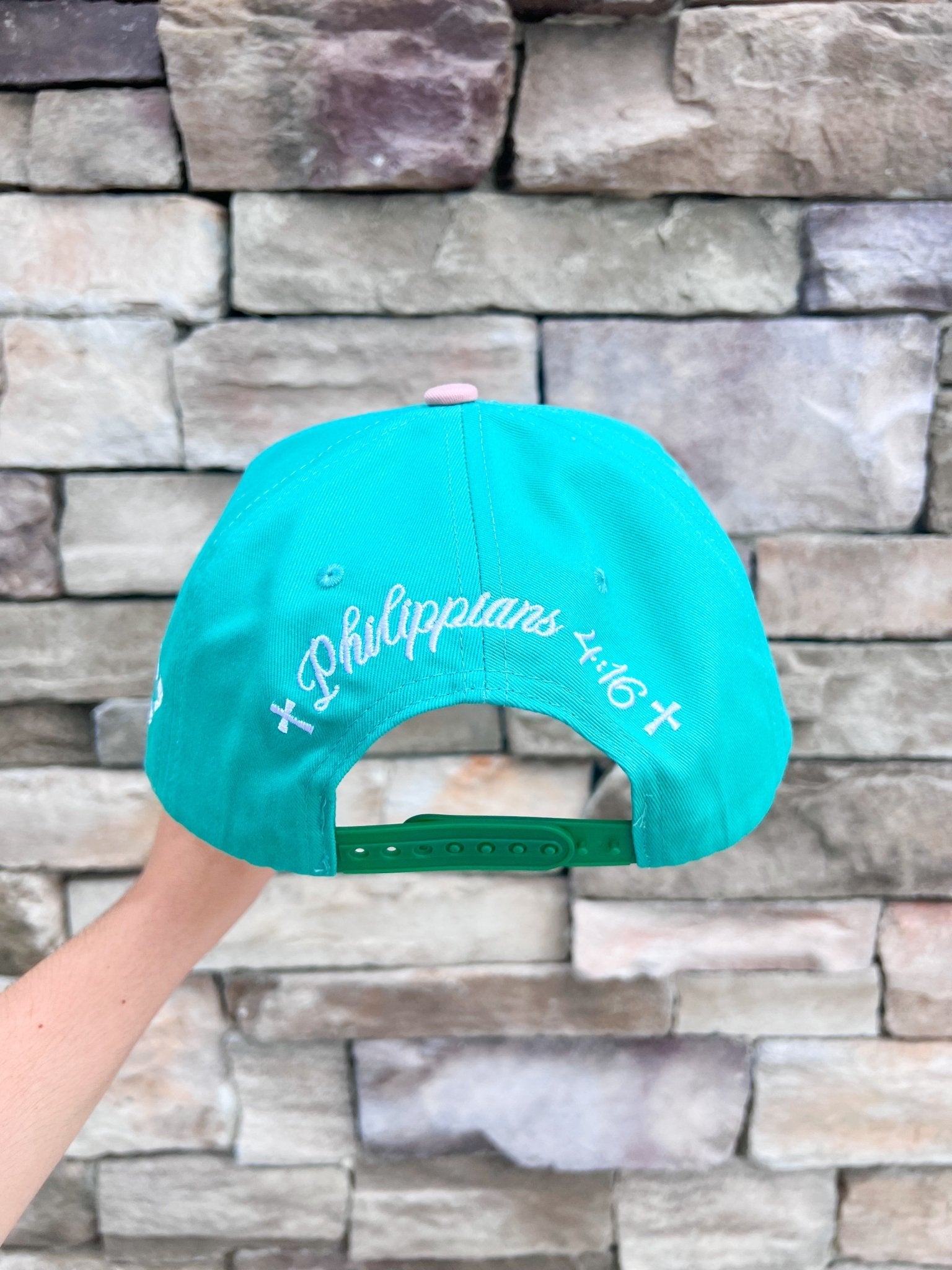 “The Luckiest Girl” Kelly Green Trucker Hat - The Pink Pineapple 850