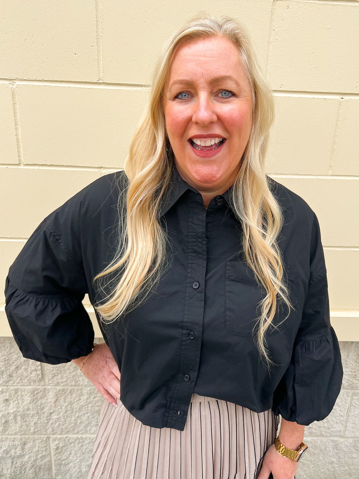 The Onyx Ease Shacket Blouse - The Pink Pineapple 850