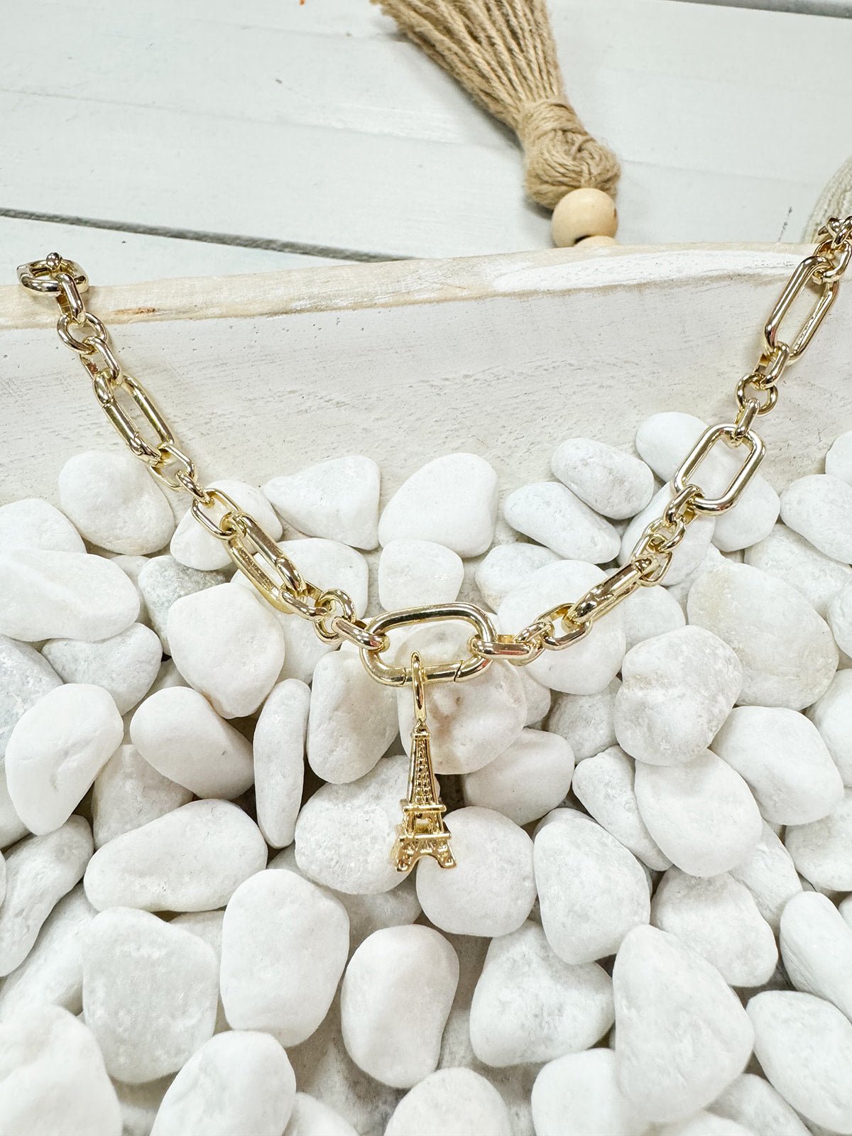 [The Sis Kiss] Eiffel Tower Charm - The Pink Pineapple 850