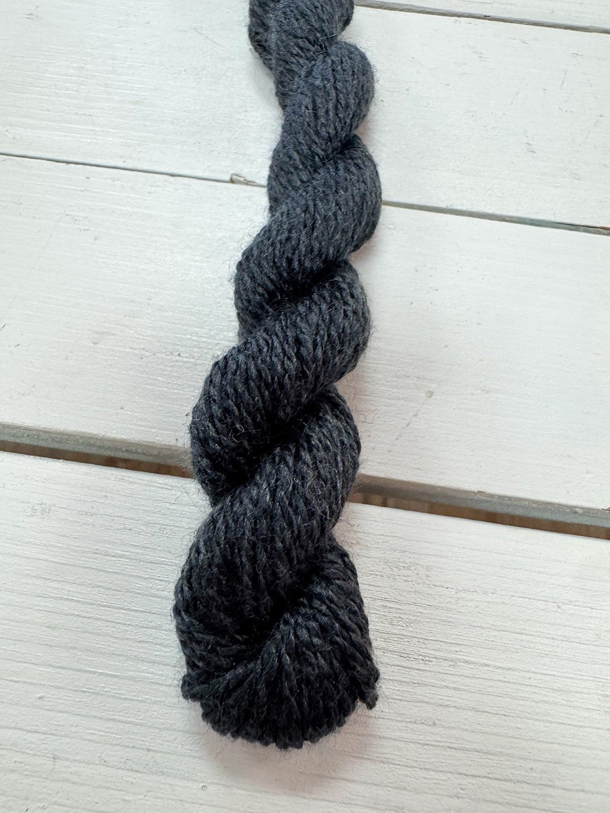 [Tilli Tomas] Milan Thread Skein in Lava - The Pink Pineapple 850