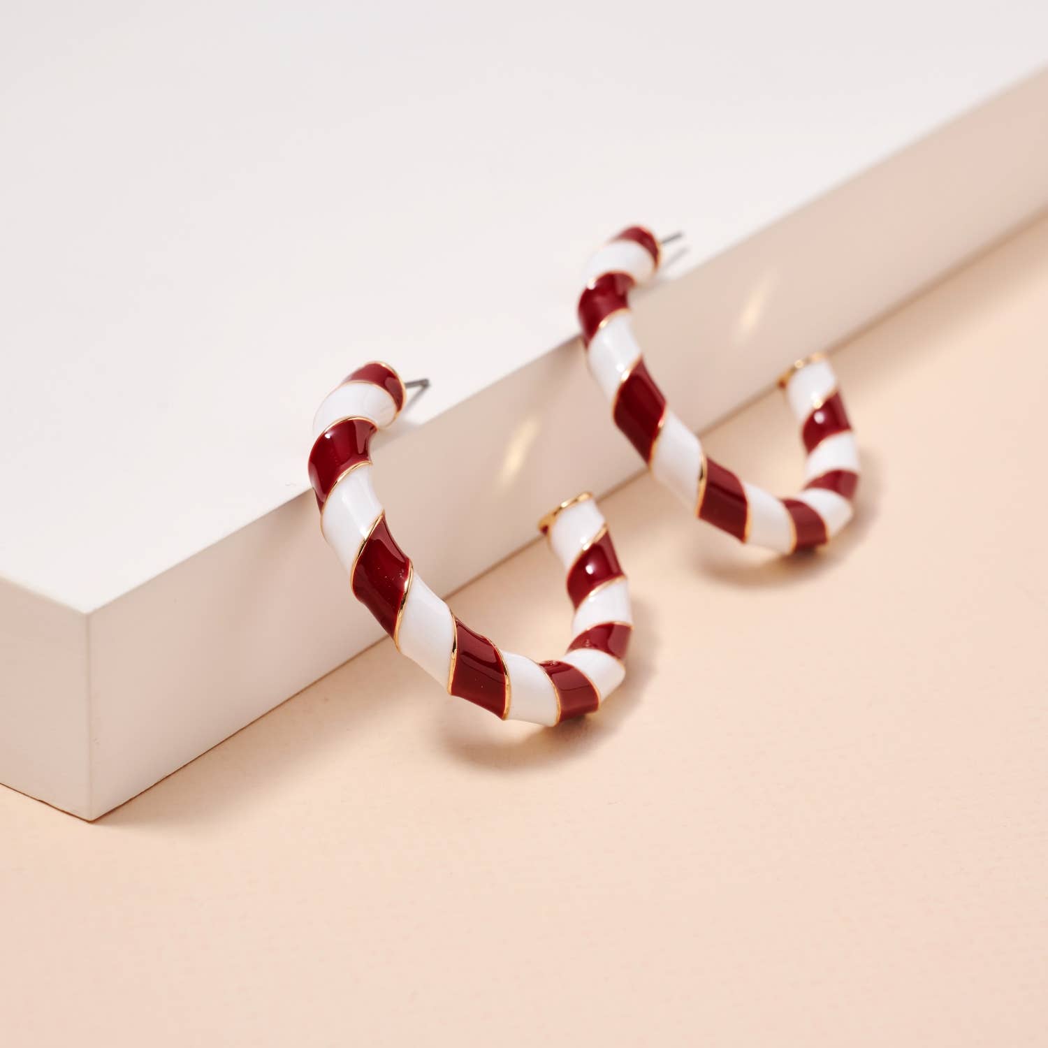 Tomahawk Twist Hoop Earrings - The Pink Pineapple 850