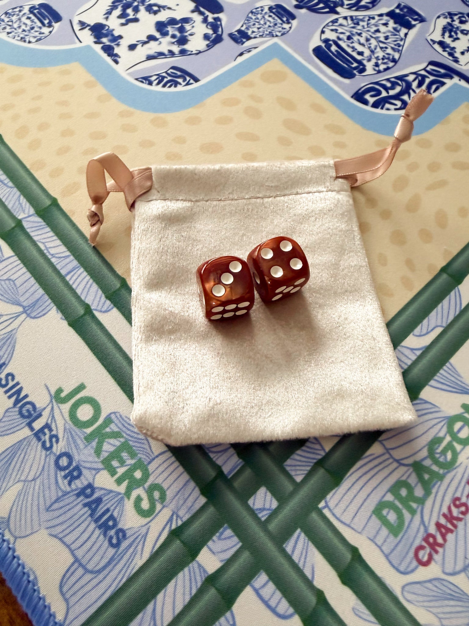 Tortoise Mahjong Dice - The Pink Pineapple 850