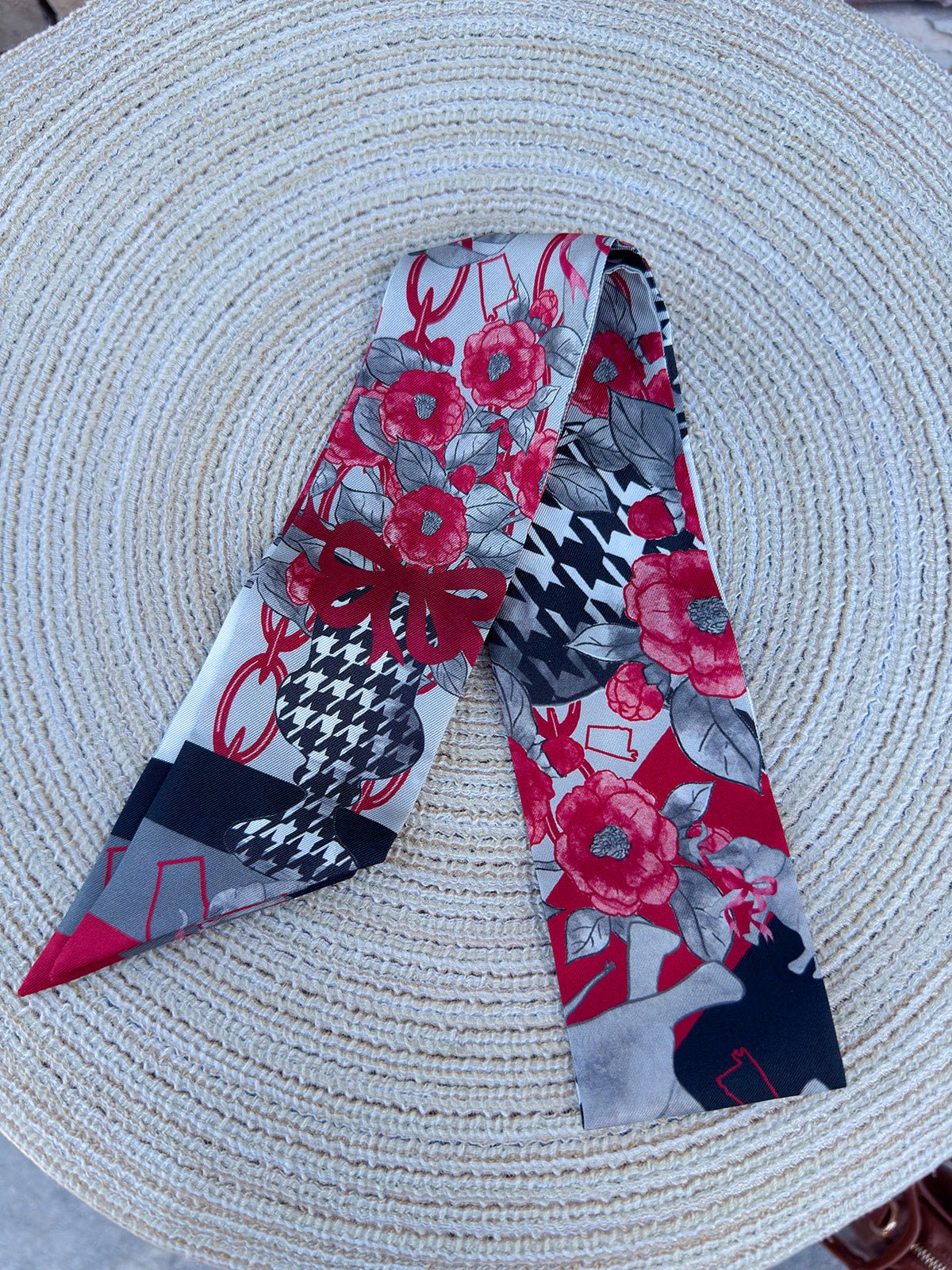 University of Alabama Gameday Heirloom Scarflette™ - The Pink Pineapple 850