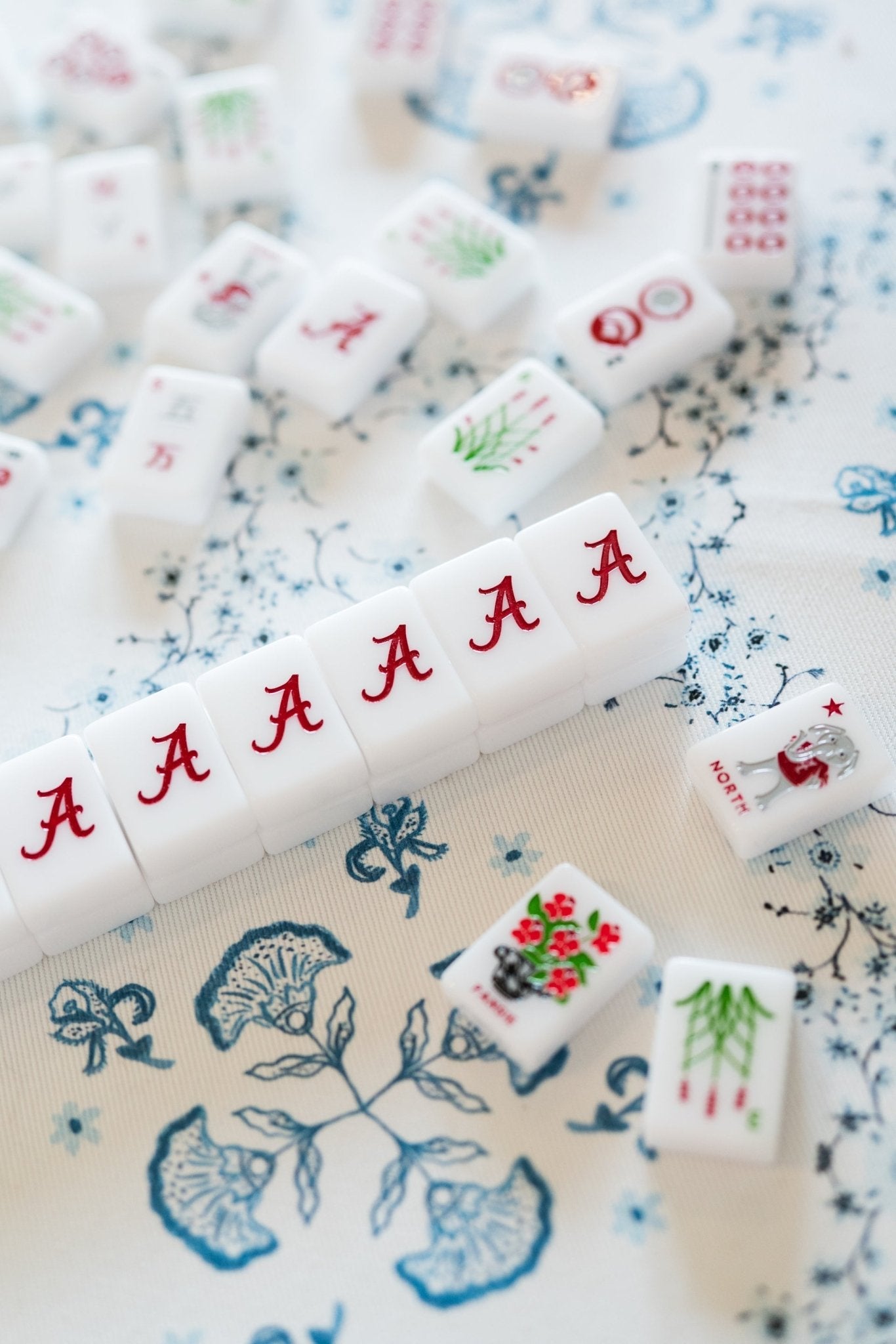 University of Alabama® Mahjong Tiles - The Pink Pineapple 850