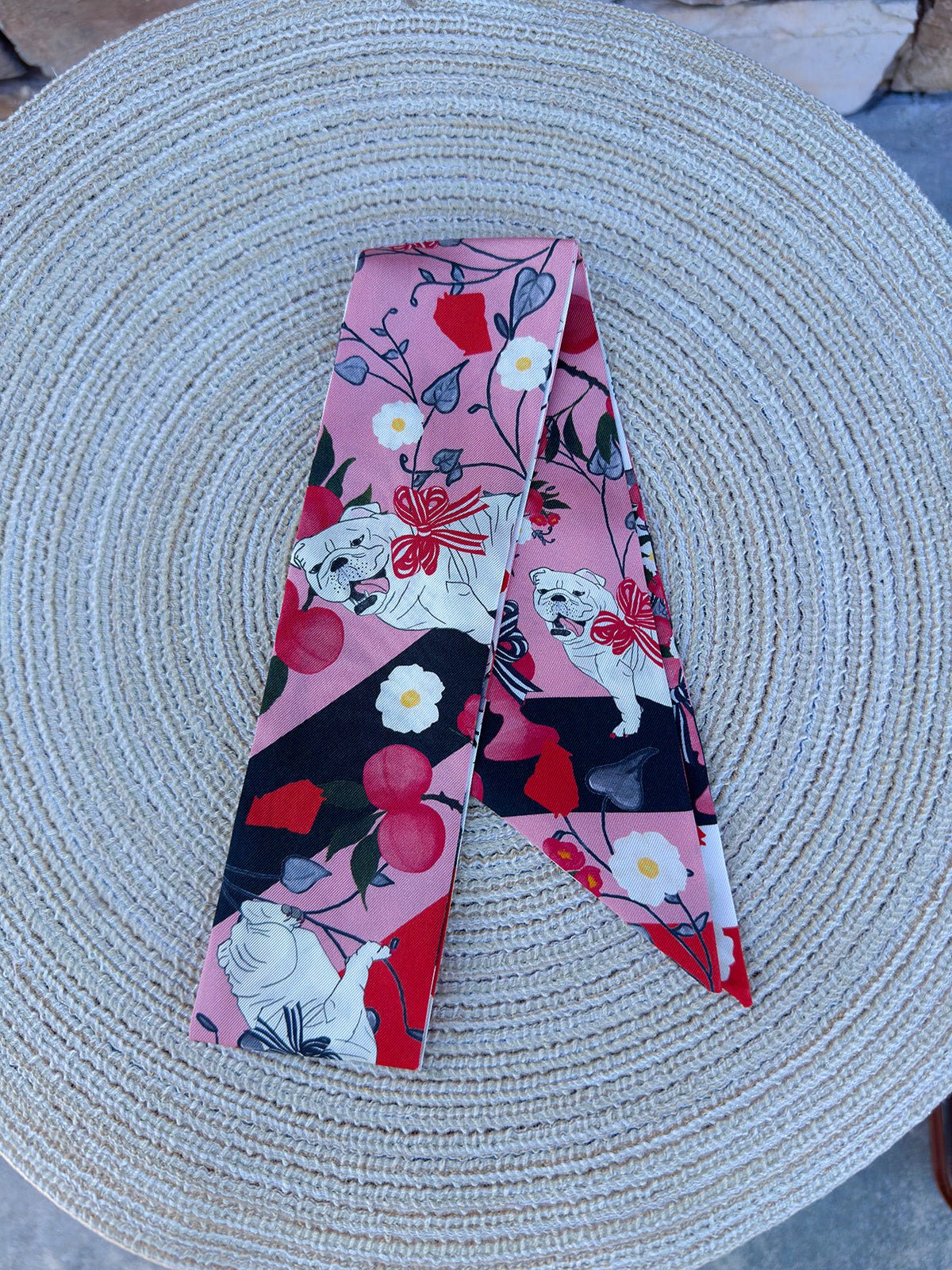 University of Georgia Gameday Heirloom Scarflette™ - The Pink Pineapple 850