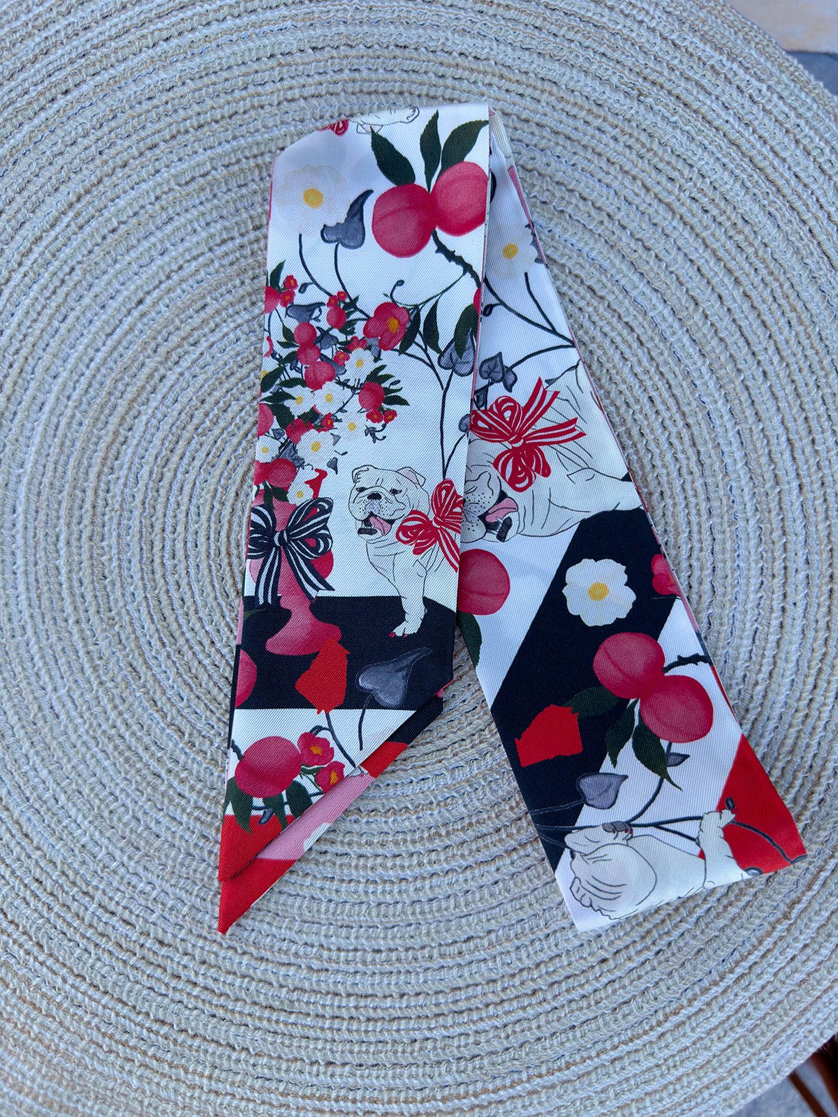 University of Georgia Gameday Heirloom Scarflette™ - The Pink Pineapple 850