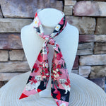University of Georgia Gameday Heirloom Scarflette™ - The Pink Pineapple 850