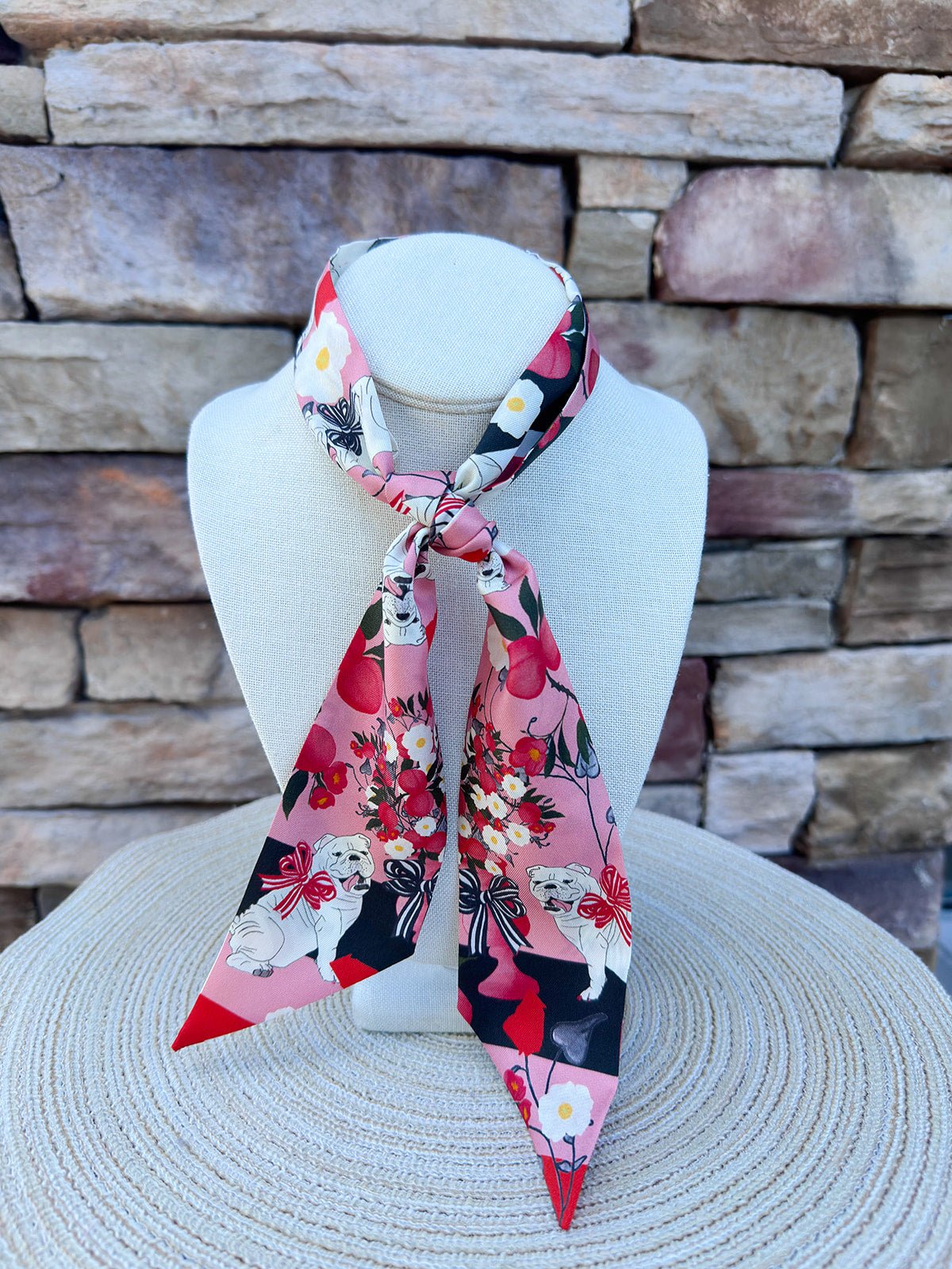 University of Georgia Gameday Heirloom Scarflette™ - The Pink Pineapple 850