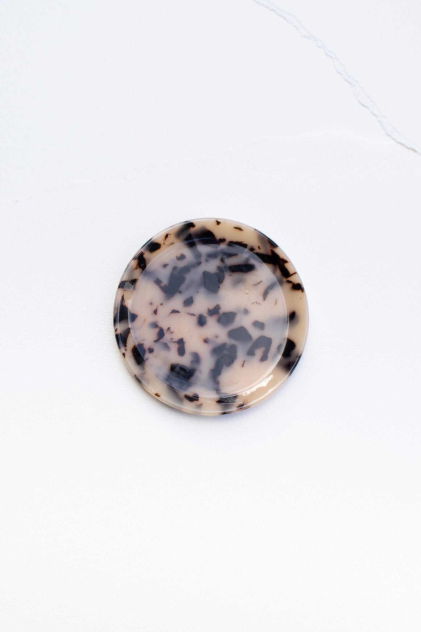 White Tortoise Circular Acetate Dice Catchall - The Pink Pineapple 850