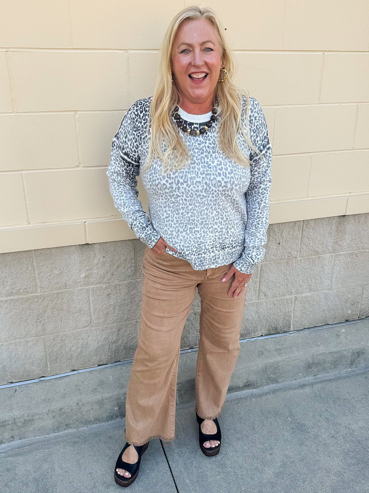 Wildly Pretty Sweatshirt - The Pink Pineapple 850