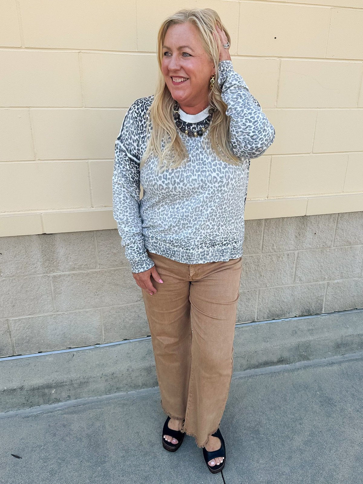 Wildly Pretty Sweatshirt - The Pink Pineapple 850