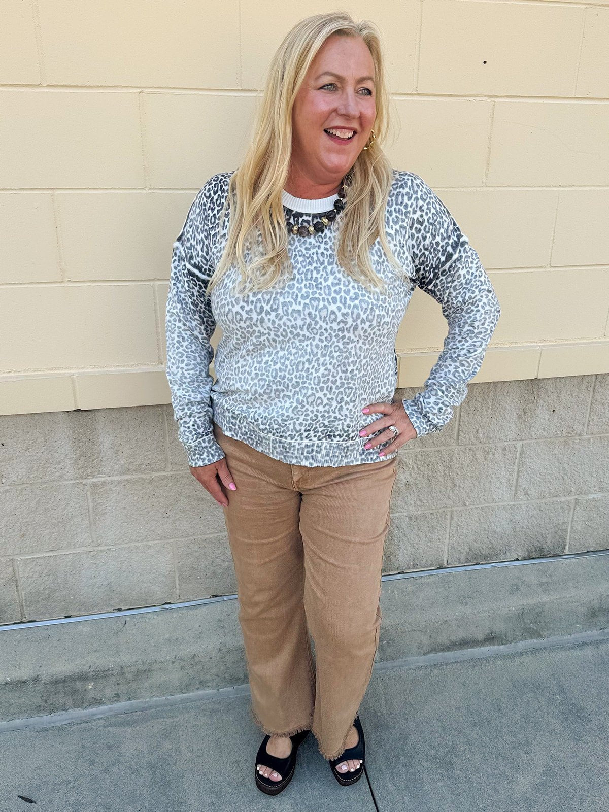 Wildly Pretty Sweatshirt - The Pink Pineapple 850