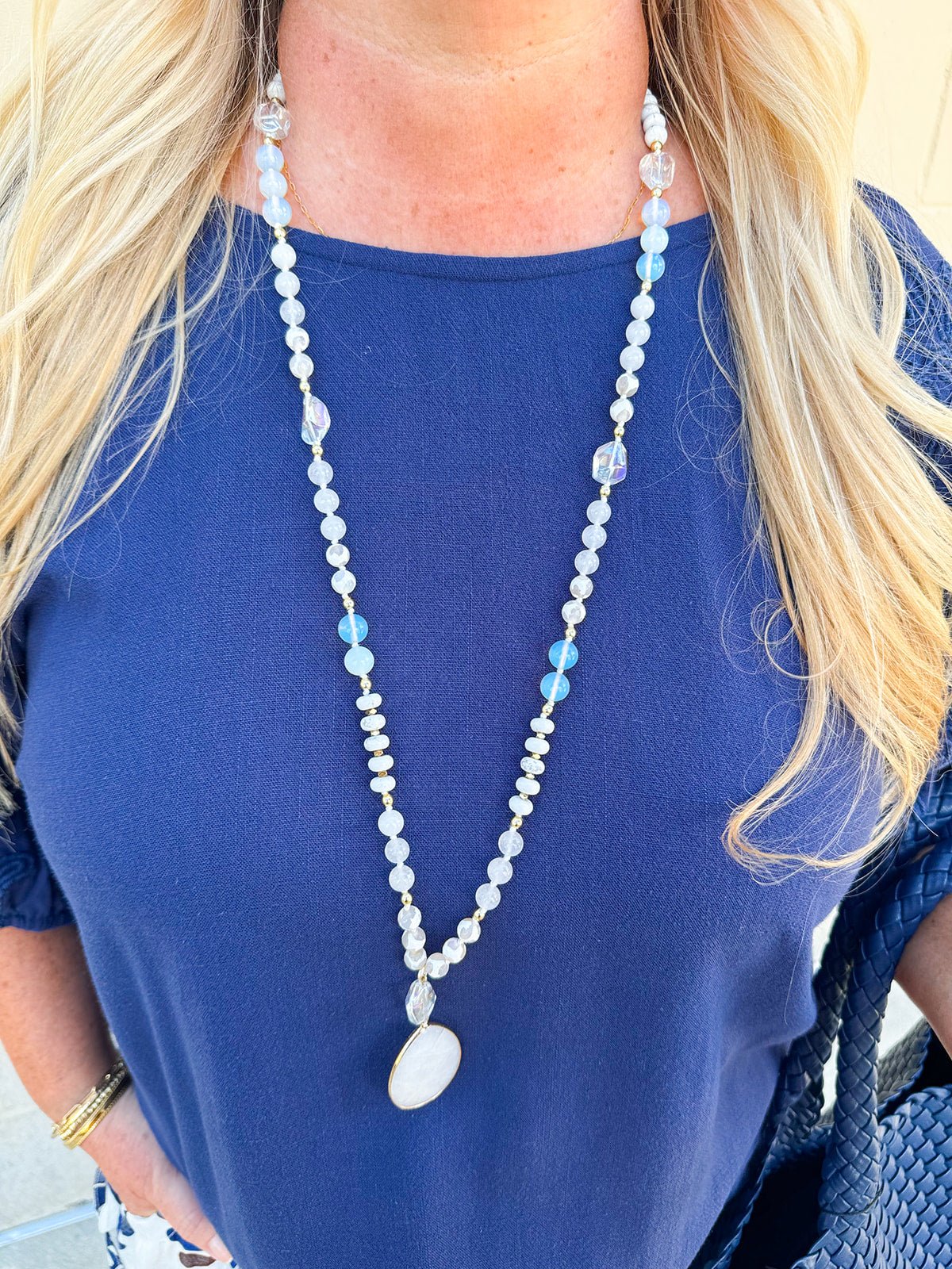 Winter Glow Stone Necklace - The Pink Pineapple 850