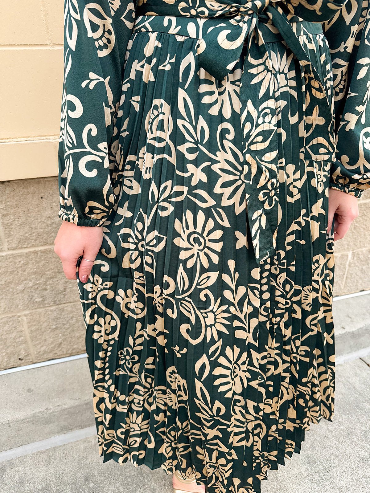 Winter Soirée Pleated Midi Dress - The Pink Pineapple 850