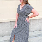 [Z Supply] Sanna Iris Floral Maxi Dress in Eclipse - The Pink Pineapple 850