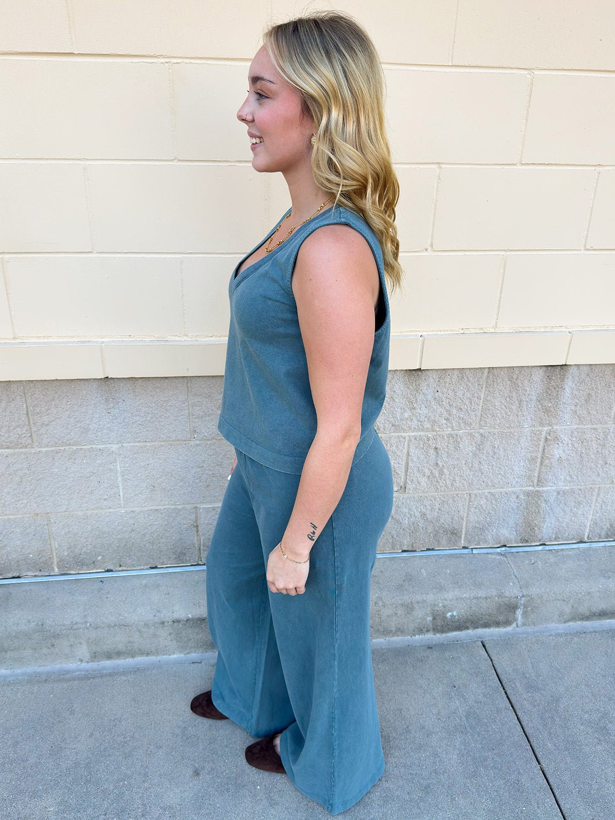 [Z Supply] Sloane V-Neck Top in Emerald Cove - The Pink Pineapple 850