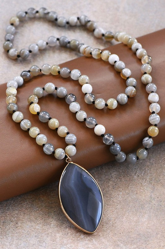 Natural Stone Bead Necklace with Agate Pendant