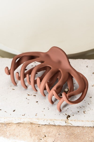 Over-Sized Slicked Back Hair Claw Clips